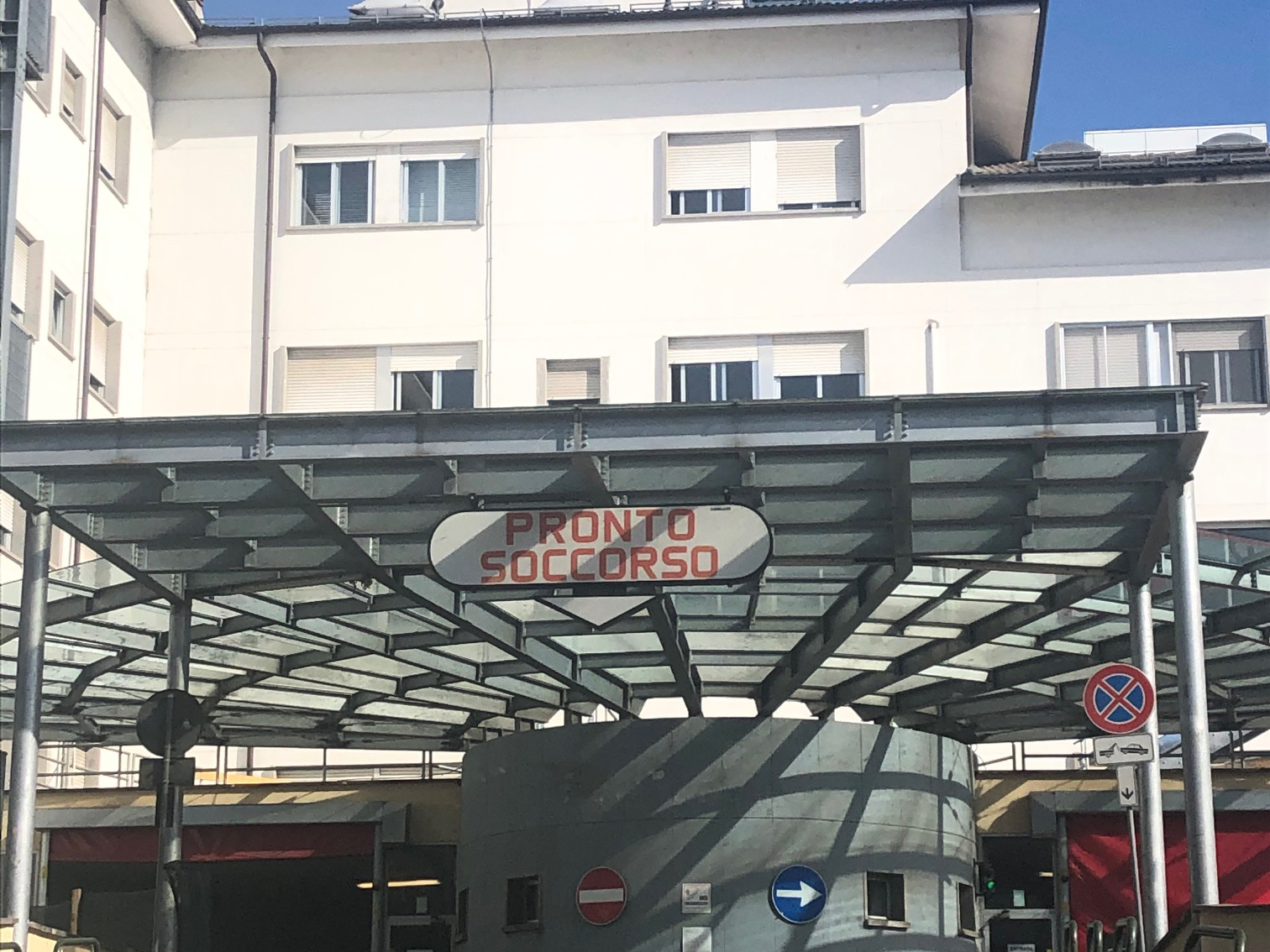 Ospedale di Cirié: allestimento tende pre-triage presso il Pronto soccorso 