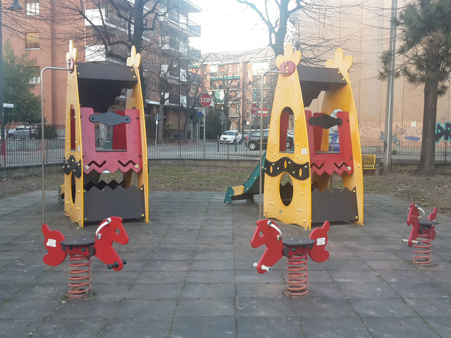 Parco giochi di via Rossetti: riaperto al gioco da ieri